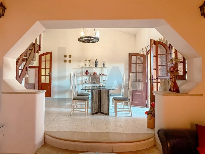 Moradia T3 para Venda em Quelfes Foto 9