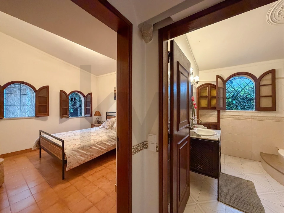 Moradia T3 para Venda em Quelfes Foto 15