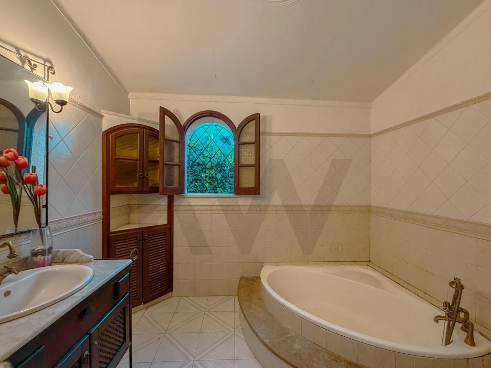 Moradia T3 para Venda em Quelfes Foto 26