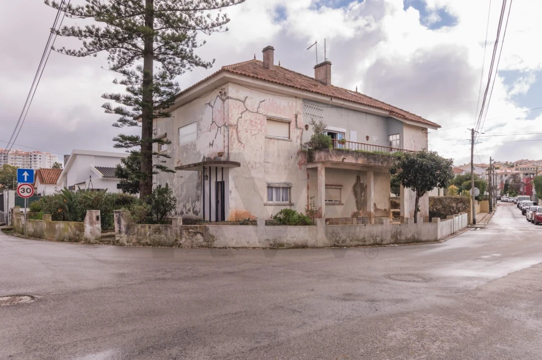 Moradia T6 para Venda em Carcavelos e Parede Foto 1