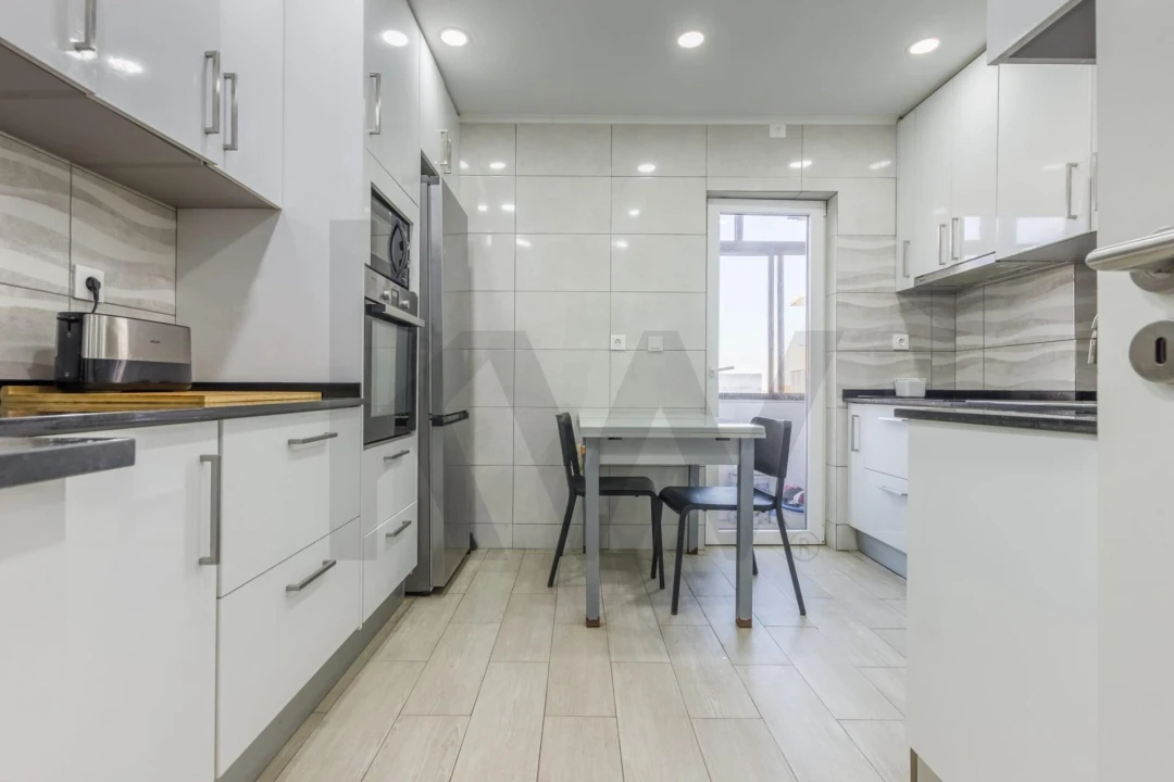 Apartamento T2 para Venda em Baixa da Banheira e Vale da Amoreira Foto 2