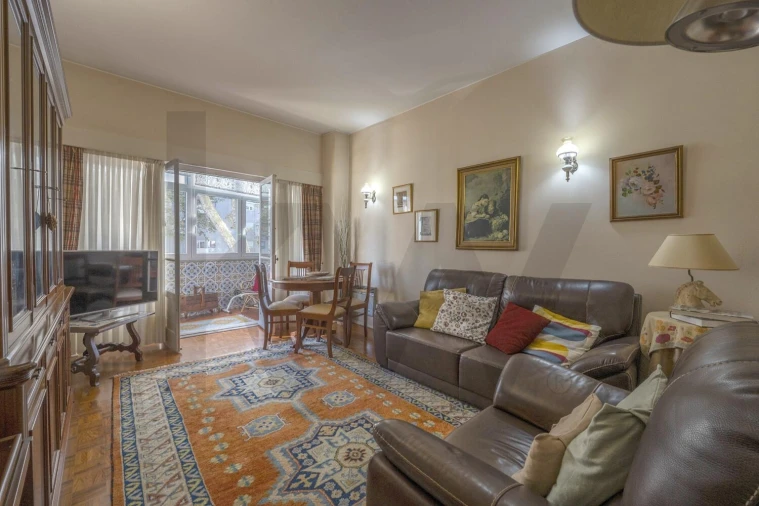 Apartamento T3 para Venda em Benfica Foto 3