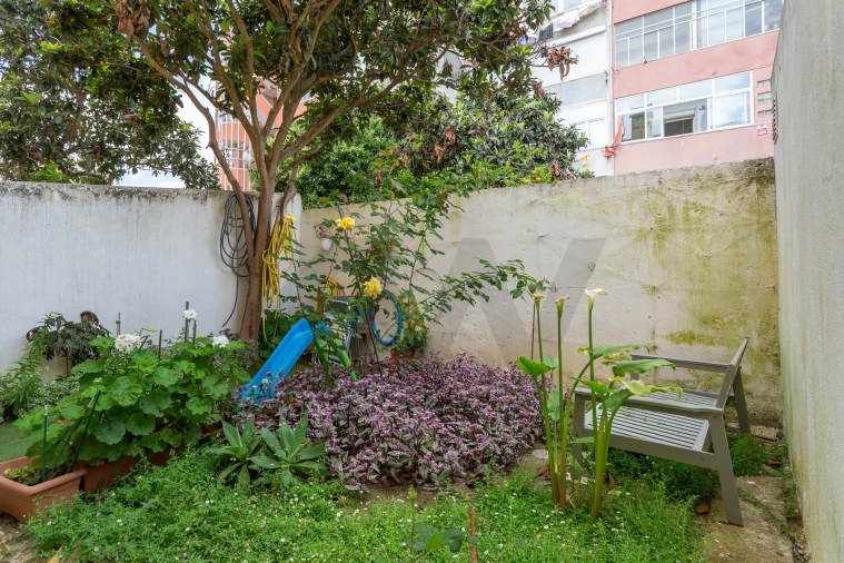 Apartamento T2 para Arrendamento em Alvalade Foto 34