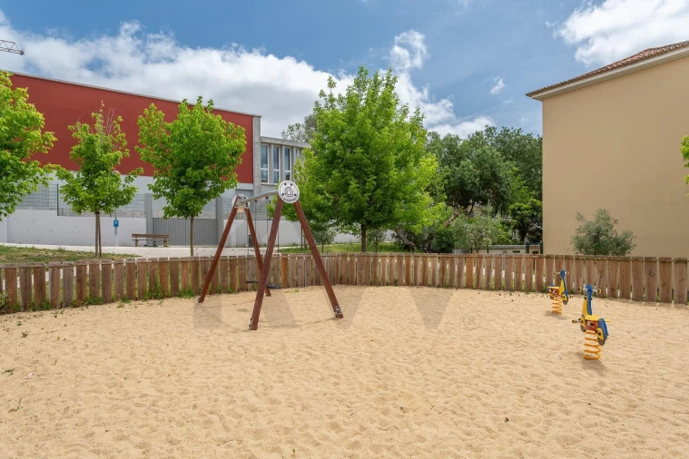 Apartamento T2 para Arrendamento em Alvalade Foto 42