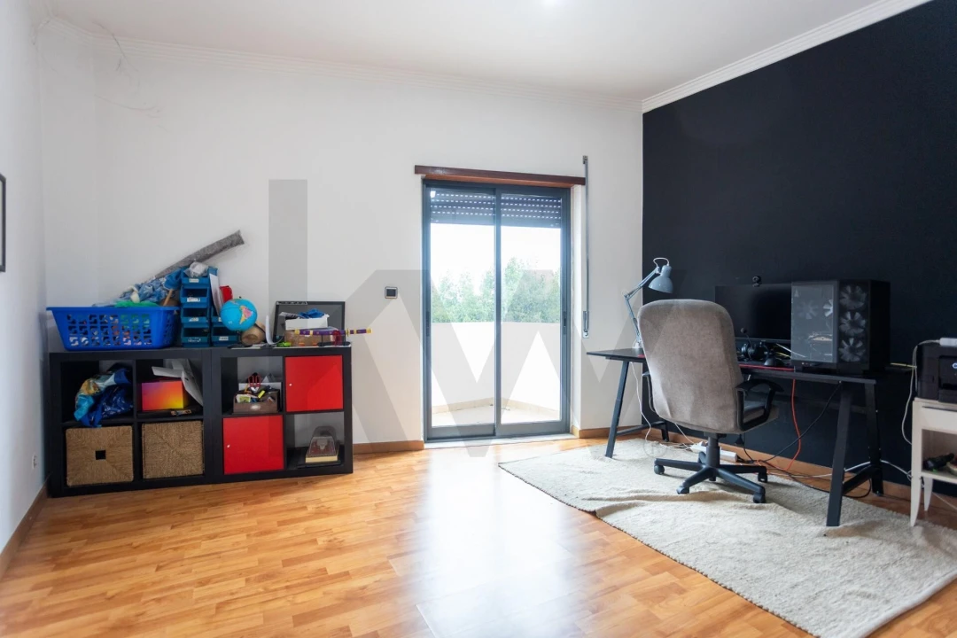 Moradia T4 para Venda em Amora Foto 16