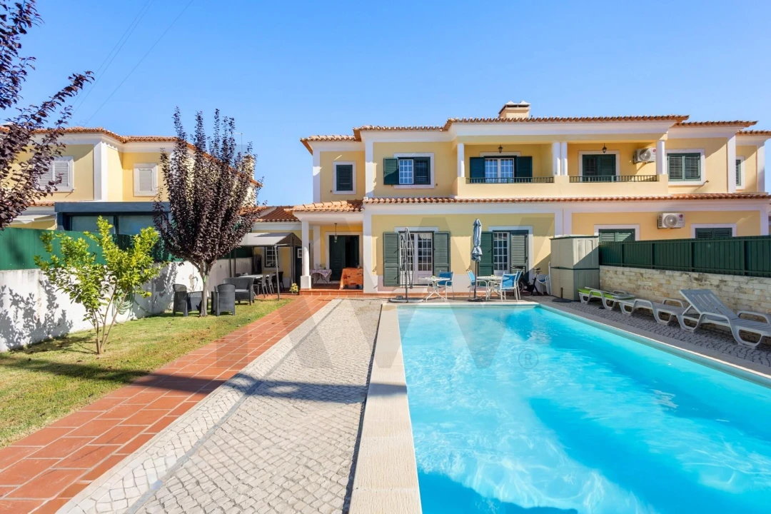 Moradia T4 para Venda em Cartaxo e Vale da Pinta Foto 1