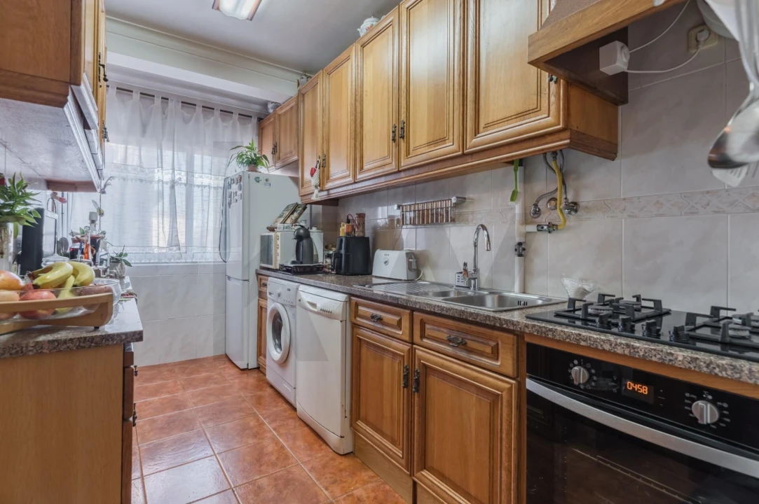 Apartamento T2 para Venda em Camarate, Unhos e Apelação Foto 6