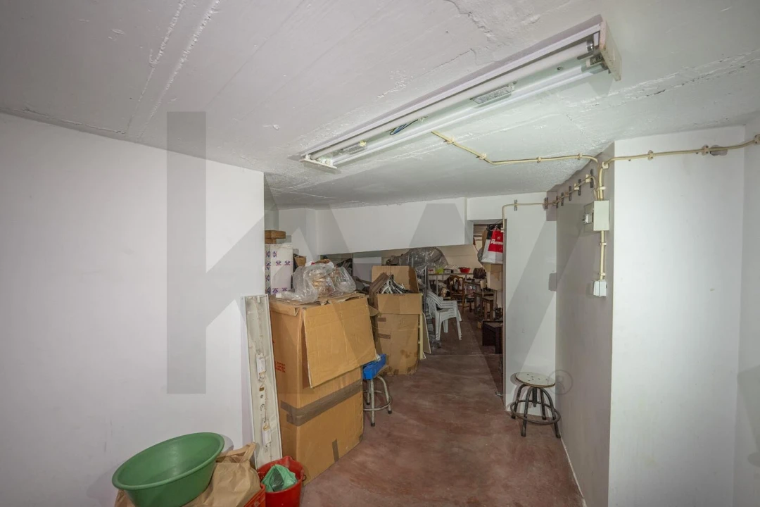 Loja para Venda em Almada, Cova da Piedade, Pragal e Cacilhas Foto 9