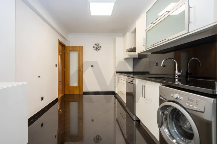 Apartamento T3 para Venda em Amora Foto 3