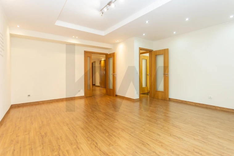 Apartamento T3 para Venda em Amora Foto 8