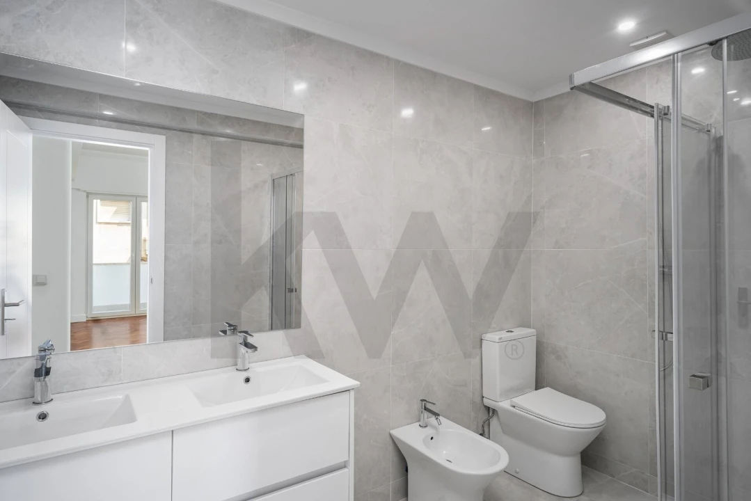 Apartamento T3 para Arrendamento em Avenidas Novas Foto 11