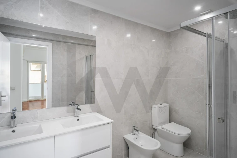 Apartamento T3 para Arrendamento em Avenidas Novas Foto 11