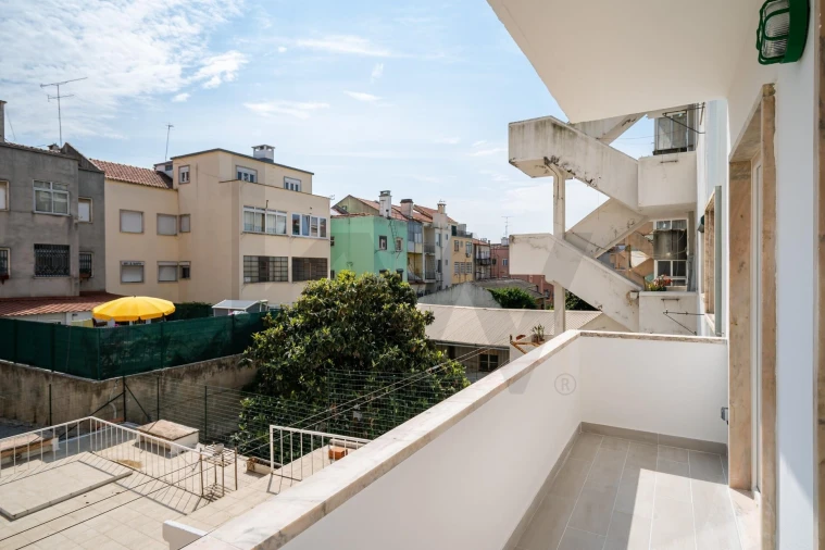 Apartamento T3 para Arrendamento em Avenidas Novas Foto 5