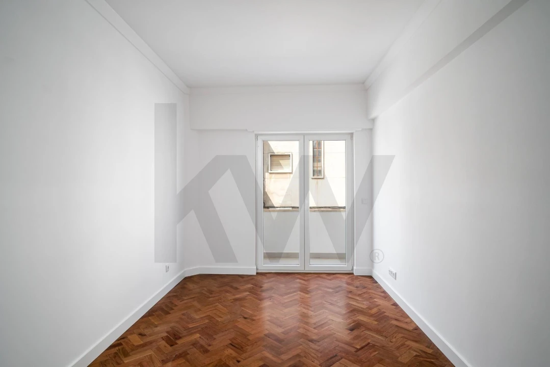 Apartamento T3 para Arrendamento em Avenidas Novas Foto 9