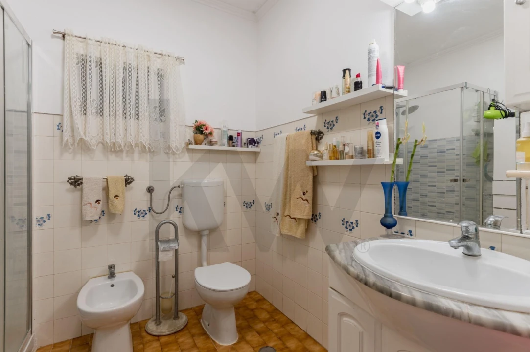 Moradia T3 para Venda em Carvoeira e Carmões Foto 15