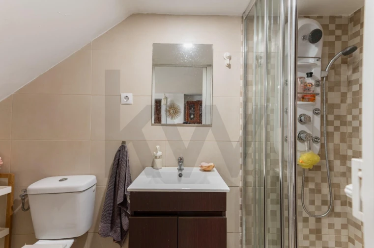 Moradia T3 para Venda em Carvoeira e Carmões Foto 4