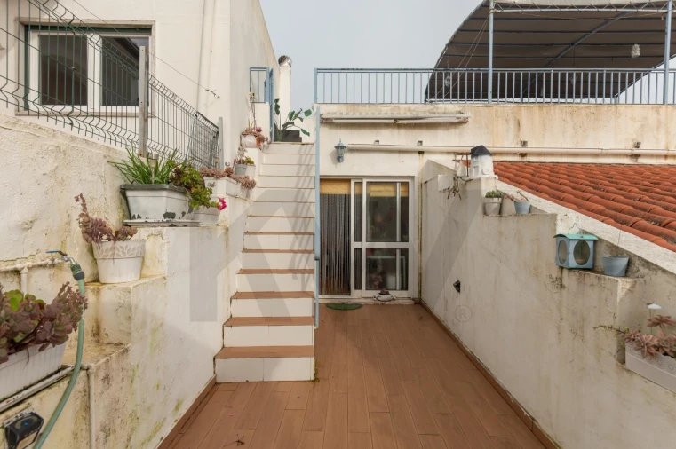 Moradia T3 para Venda em Carvoeira e Carmões Foto 29