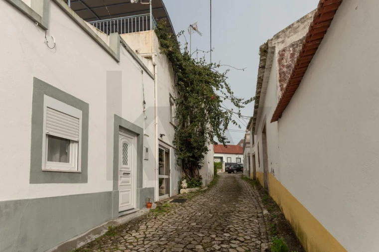 Moradia T3 para Venda em Carvoeira e Carmões Foto 25