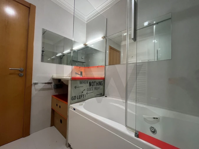 Apartamento T1 para Arrendamento em Campo de Ourique Foto 8