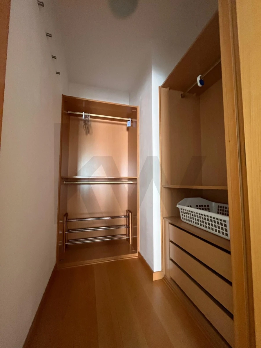 Apartamento T1 para Arrendamento em Campo de Ourique Foto 6