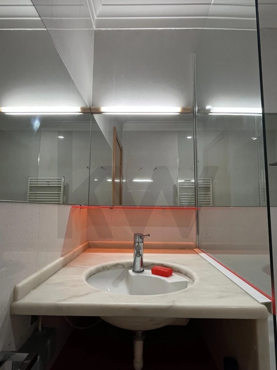 Apartamento T1 para Arrendamento em Campo de Ourique Foto 9