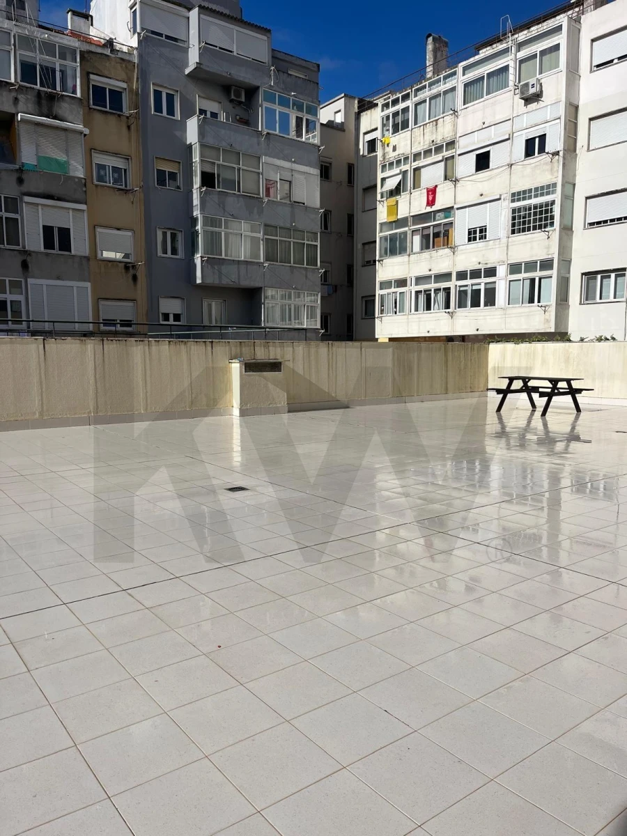Apartamento T1 para Arrendamento em Campo de Ourique Foto 14