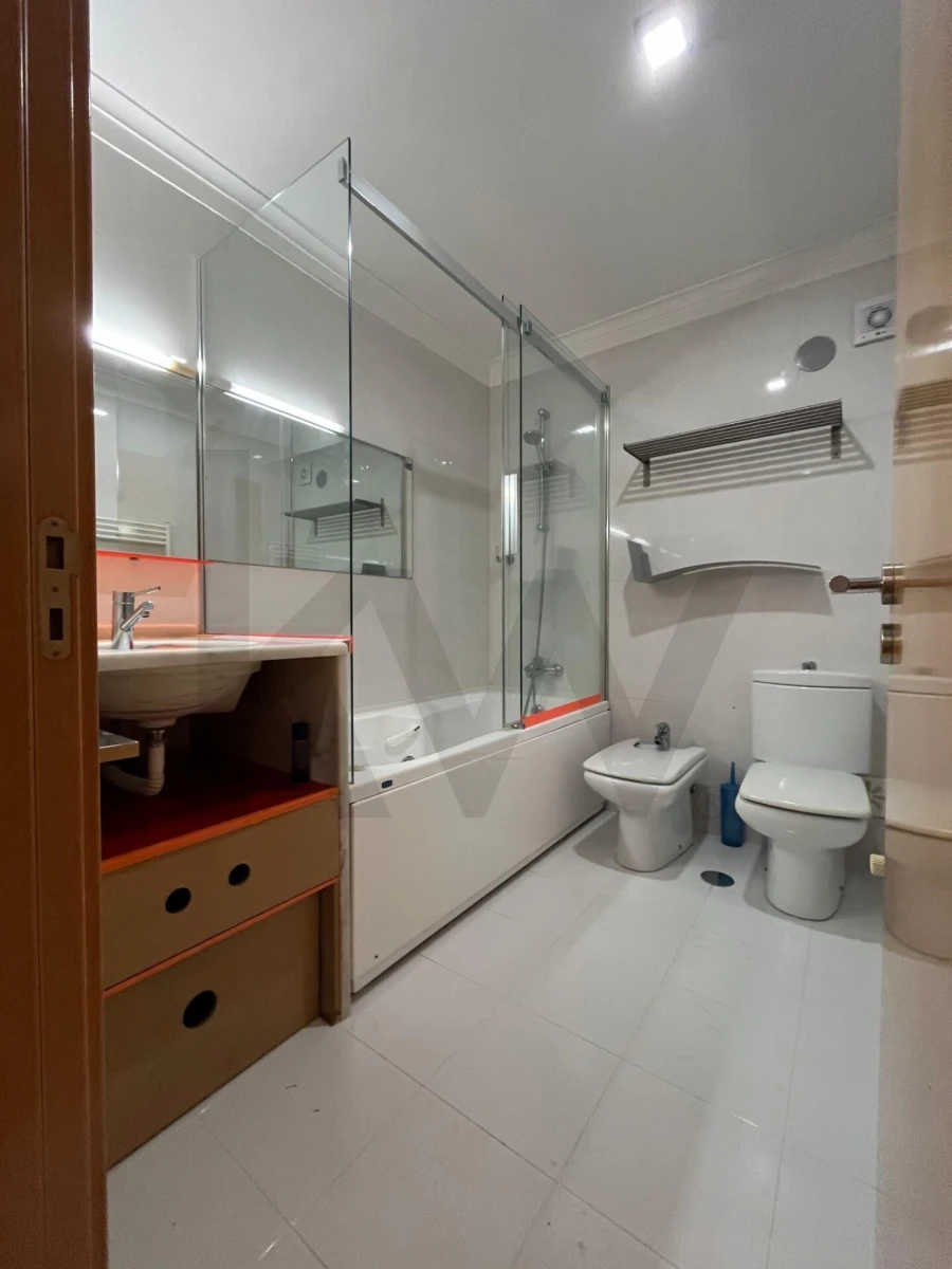 Apartamento T1 para Arrendamento em Campo de Ourique Foto 7