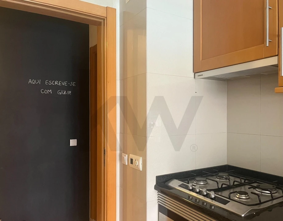 Apartamento T1 para Arrendamento em Campo de Ourique Foto 10
