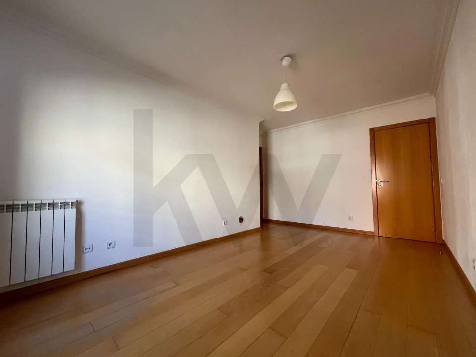 Apartamento T1 para Arrendamento em Campo de Ourique Foto 5