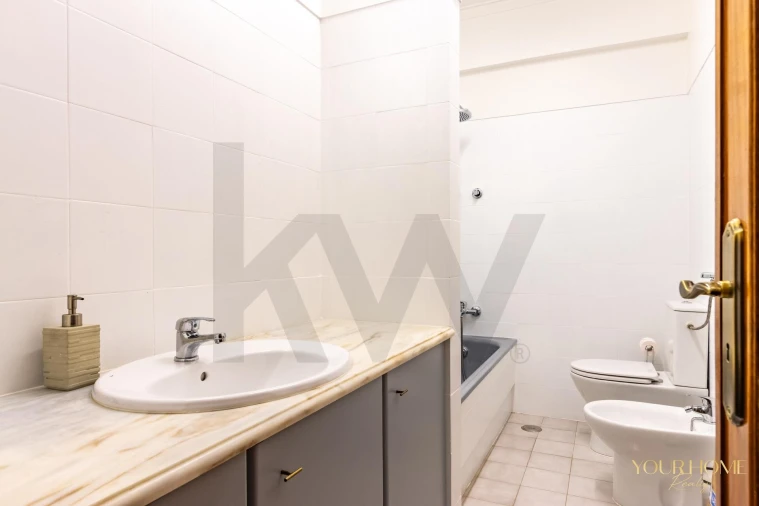 Apartamento T3 para Arrendamento em Loures Foto 17