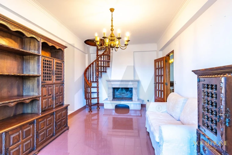 Apartamento T3 para Arrendamento em Loures Foto 3