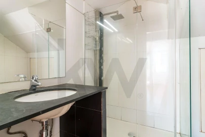 Moradia T6 para Venda em Santo António