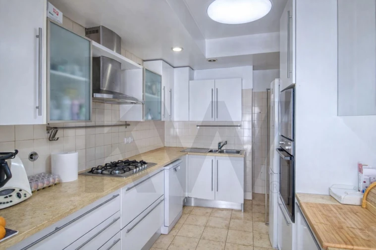 Moradia T6 para Venda em Santo António Foto 24