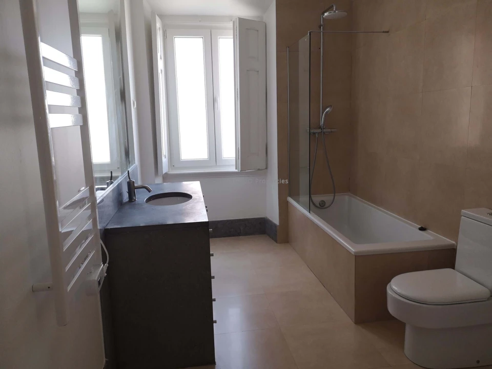 Apartamento T4 para Venda em Agualva e Mira-Sintra Foto 14