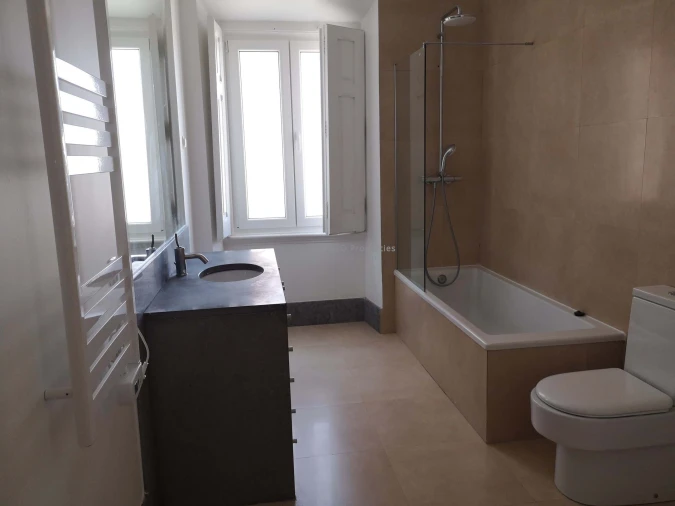 Apartamento T4 para Venda em Agualva e Mira-Sintra Foto 14