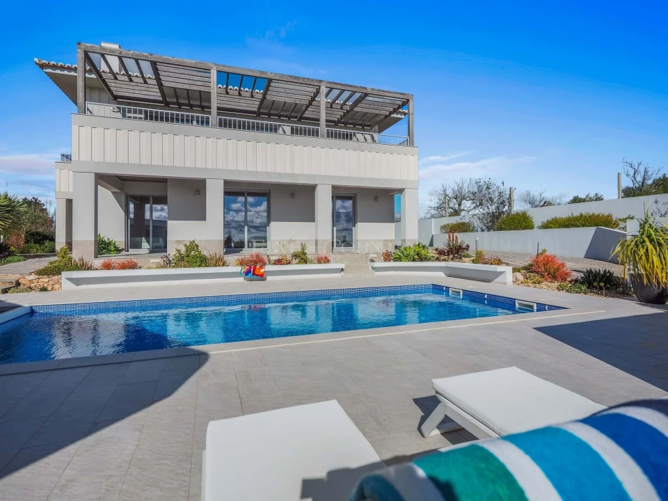 Moradia T4 para Venda em São Bartolomeu de Messines Foto 1