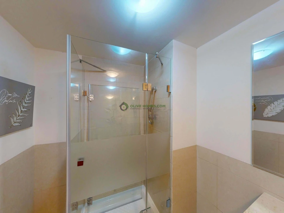 Moradia T4 para Venda em Quarteira Foto 53