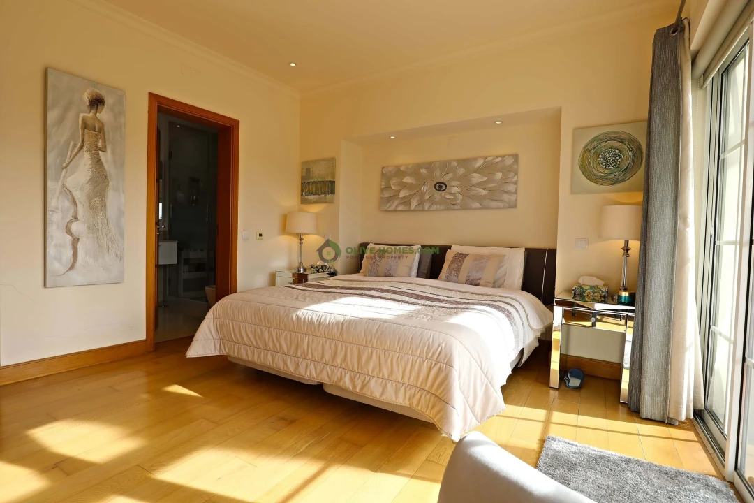 Moradia T4 para Venda em Quarteira Foto 34