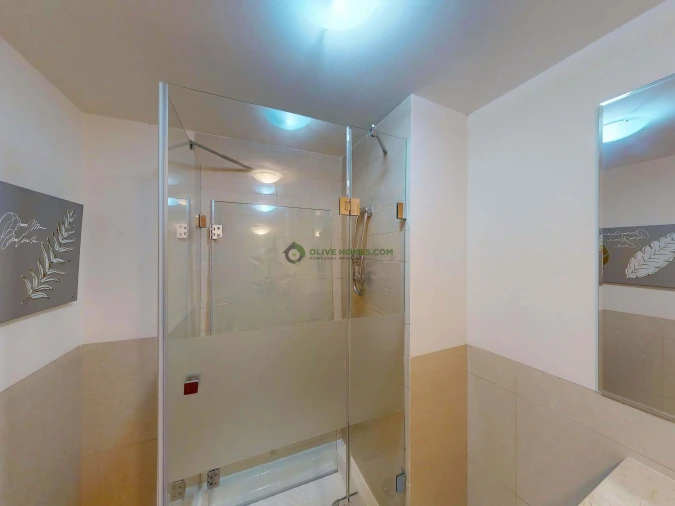 Moradia T4 para Venda em Quarteira Foto 53