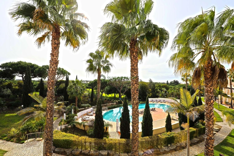 Moradia T4 para Venda em Quarteira Foto 1