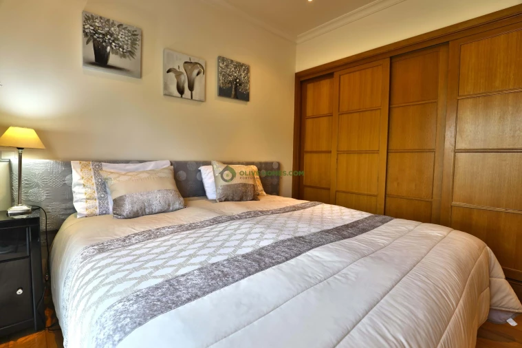 Moradia T4 para Venda em Quarteira Foto 14