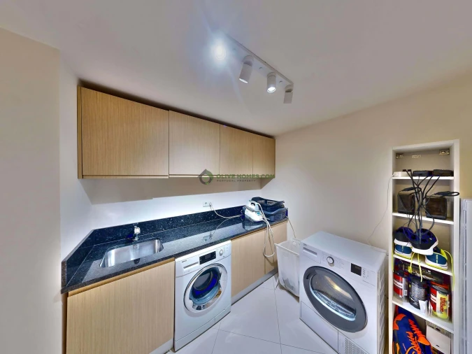 Moradia T4 para Venda em Quarteira Foto 51