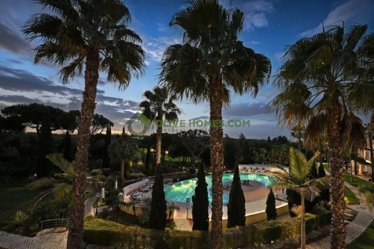 Moradia T4 para Venda em Quarteira Foto 7