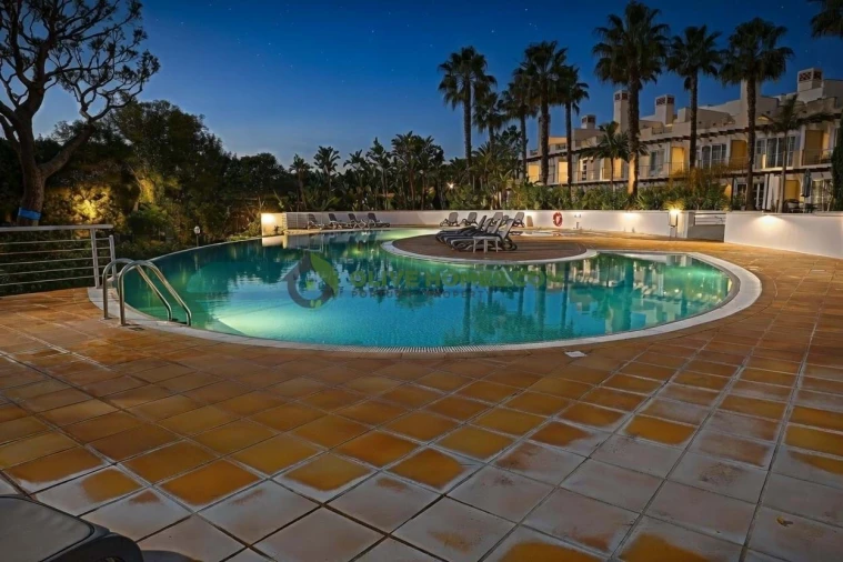 Moradia T4 para Venda em Quarteira Foto 23