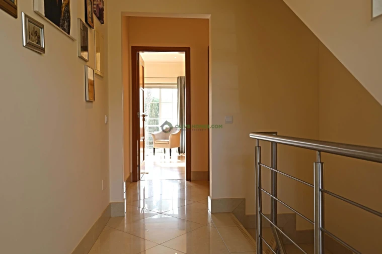 Moradia T4 para Venda em Quarteira Foto 26