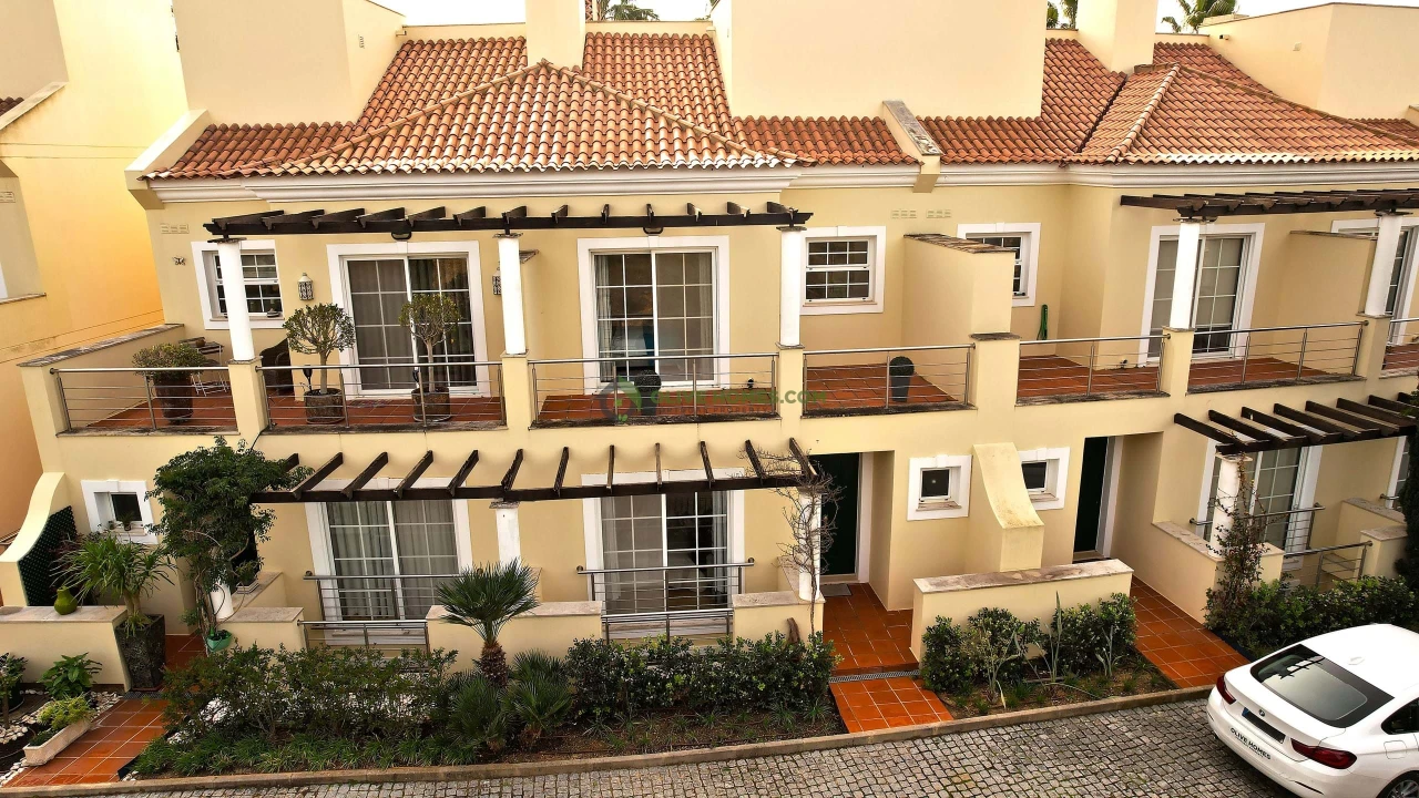 Moradia T4 para Venda em Quarteira Foto 6