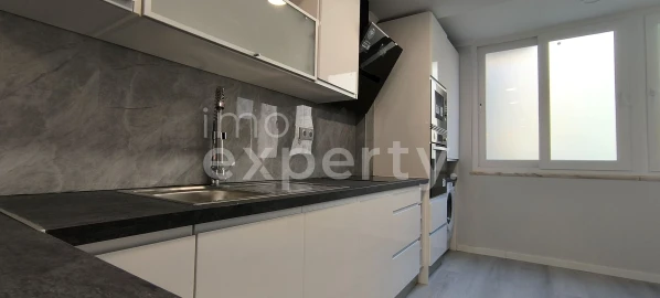 Apartamento T2 para Venda em Benfica