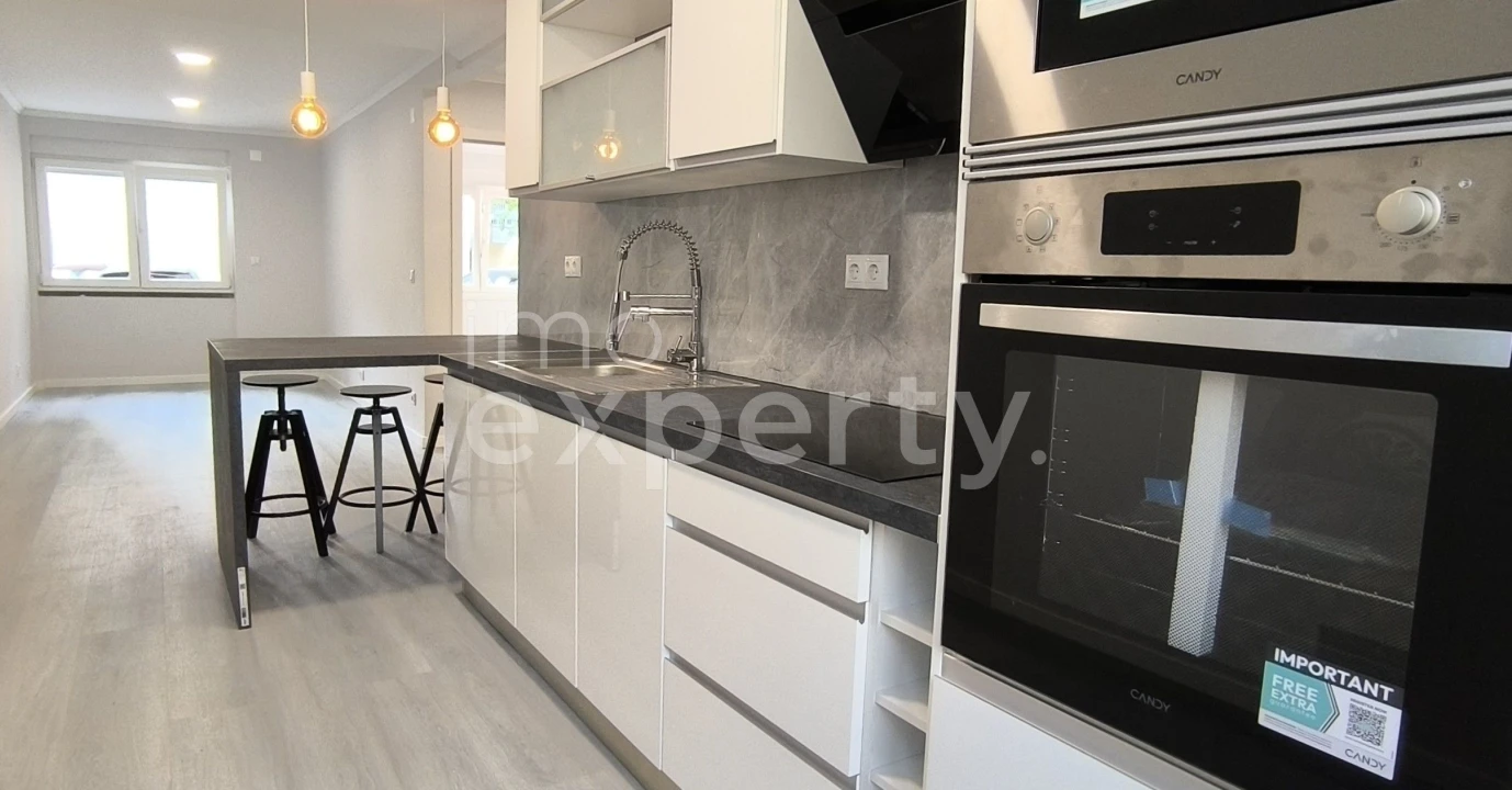 Apartamento T2 para Venda em Benfica Foto 4
