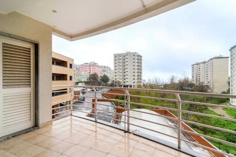 Apartamento T3 para Arrendamento em Oeiras e São Julião da Barra, Paço de Arcos e Caxias Foto 13