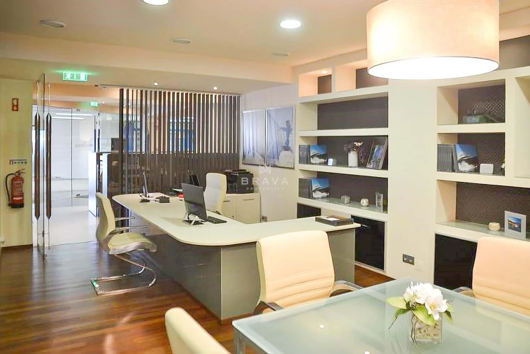 Negócio para Venda em Quarteira Foto 1